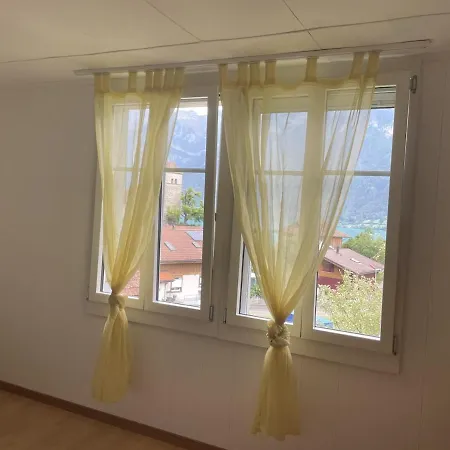 Sam's Lakeview Apartment